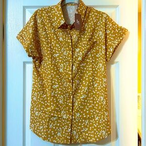 Hotouch NWT beige and white floral top Sz M